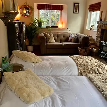Casa de Férias Farmhouse , Quirky 3/4bed Period With Hot Tub York