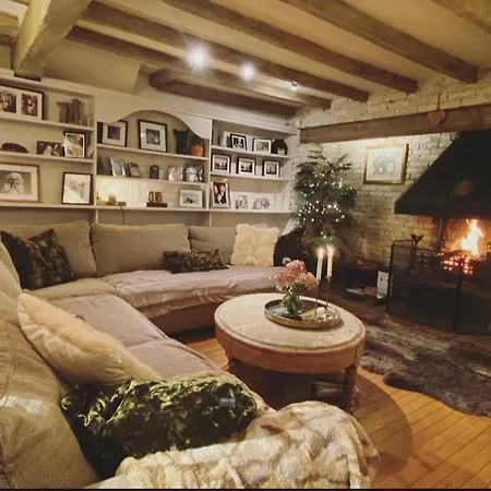 Casa de Férias Farmhouse , Quirky 3/4bed Period With Hot Tub *
